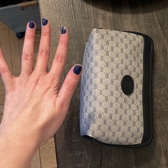 Vintage Gucci Zip Pouch - Picture 4 of 8